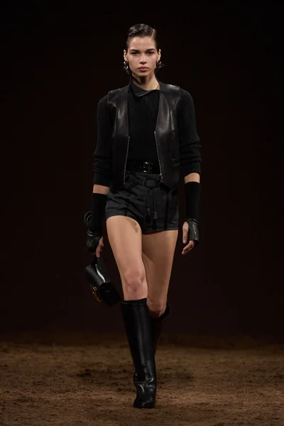 Look 8